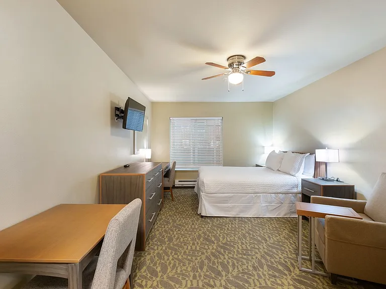 Pacific Inn Apartments — Photo 15