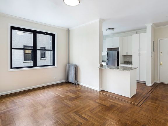 4th image of 735 W 172nd St APT B41