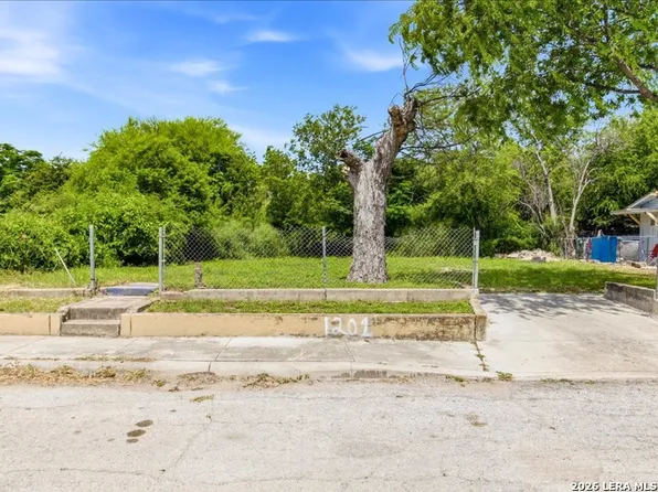 1201 S Comal LOT A8, San Antonio, TX 78207