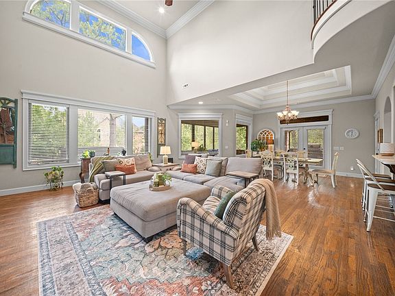 4th image of 1615 NE Chapel Hill Dr