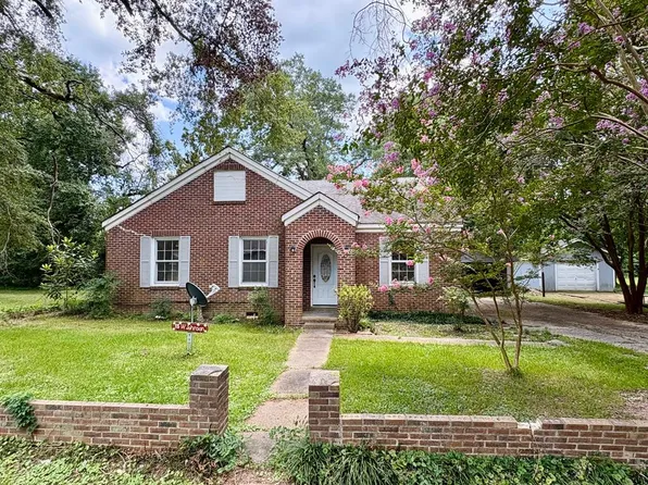 115 W Johnson St, Bruce, MS 38915