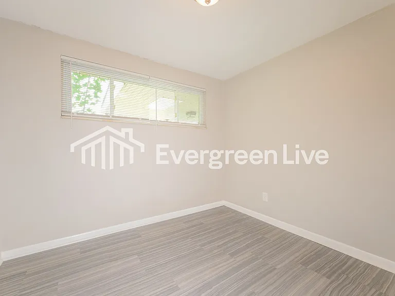 4709 Lolly Dr — Photo 10