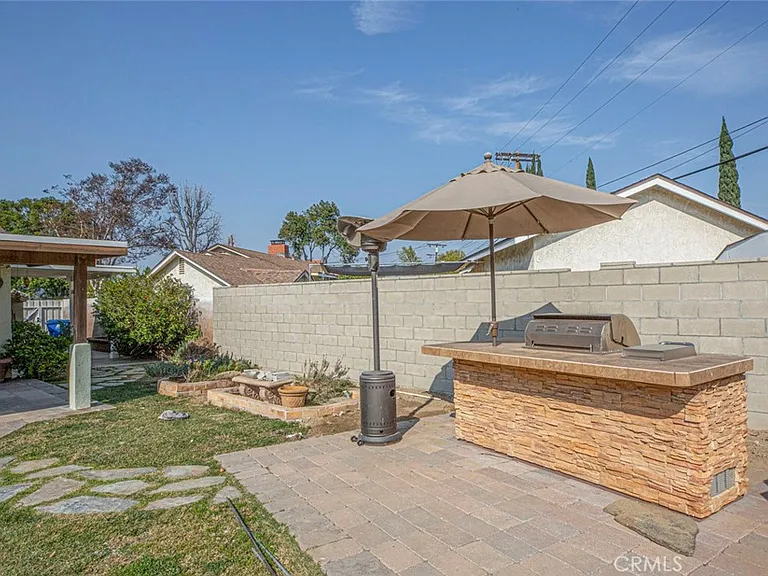7820 Lasaine Ave — Photo 15