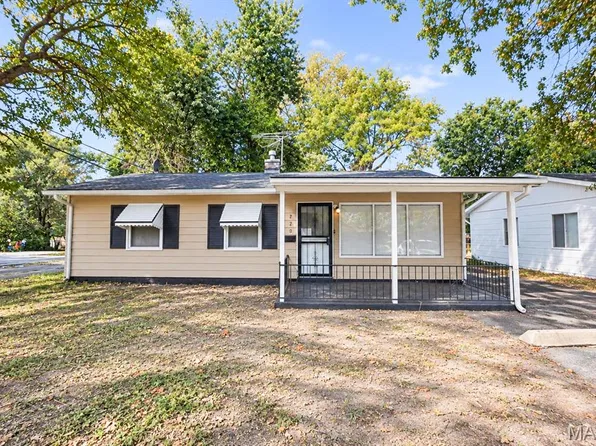 720 Saint Nicholas Dr, Cahokia, IL 62206
