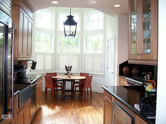 4th image of 230 Hunter Dr