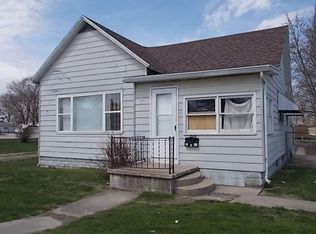 716 Jackson St, Pana, IL
