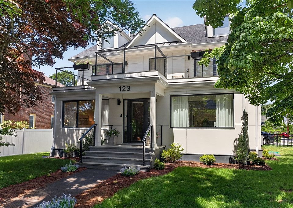 1st image of 123 Auburn St #1