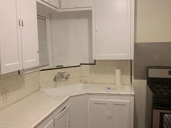 2nd image of 2849 Handley Dr