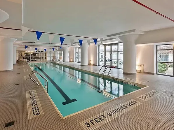 27-28 Thompson Avenue image 12 of 17