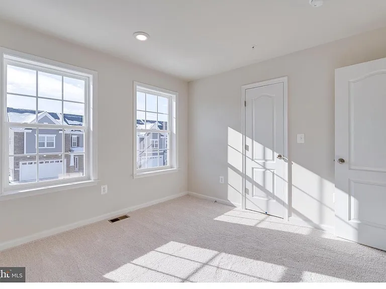 10810 Meridian Hill Way — Photo 15