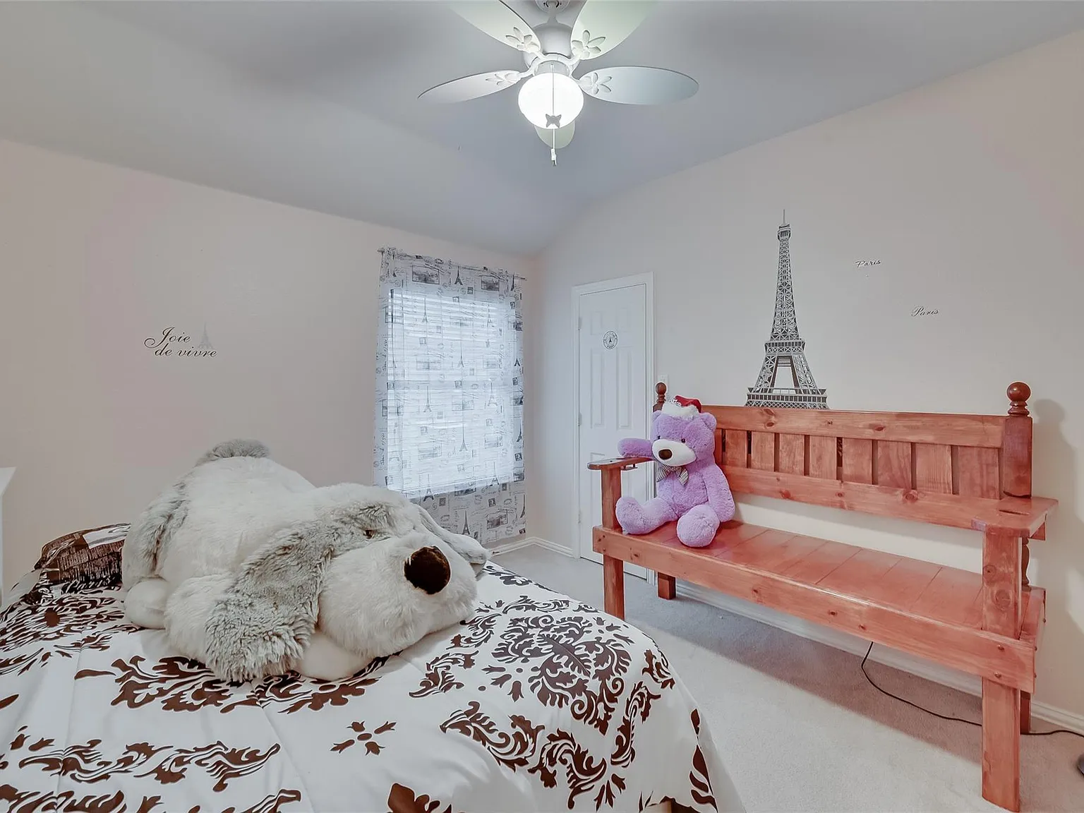 4 bed, 1963 sqft, $2,450 — Photo 3
