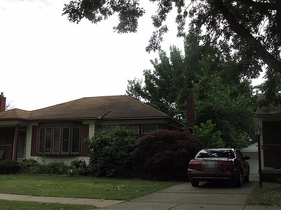 4th image of 9542 Rockland Ave