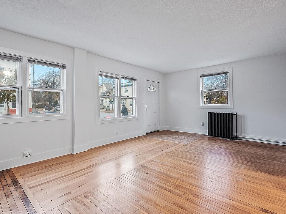 1st image of 2229 5th St NE #1