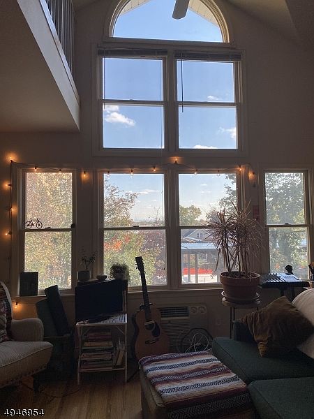 1st image of 14 Seymour St APT 6