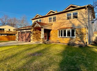 1403 S Birch Dr, Mount Prospect, IL 60056