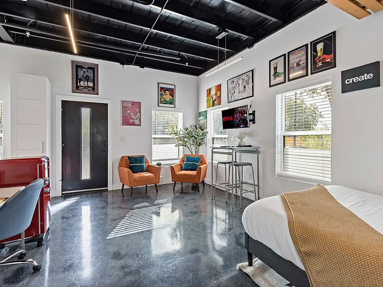 811 Montana St #1101 — Photo 1