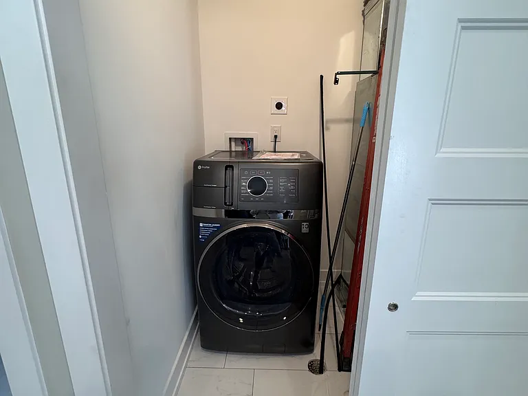 1645 Germantown Ave #3 — Photo 8