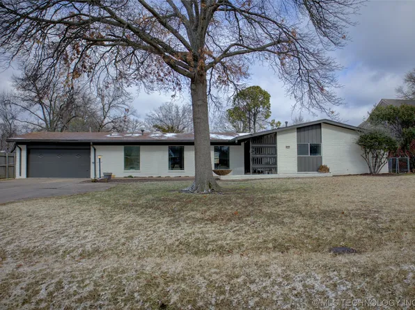 6317 E 56th Pl, Tulsa, OK 74135