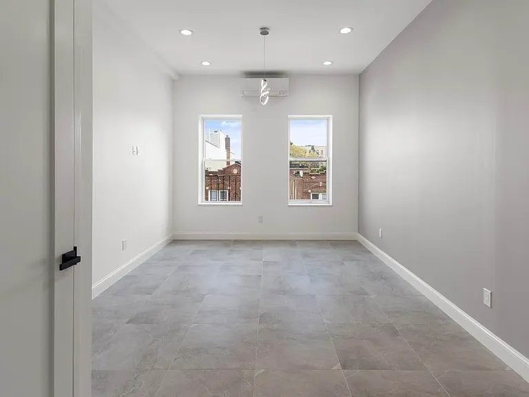 1736 E 4th St #2C — Photo 9