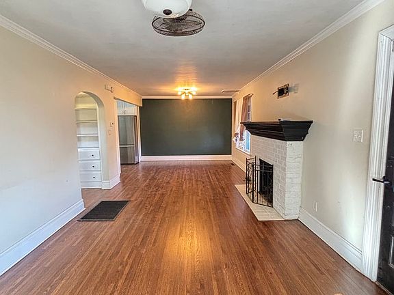 3rd image of 1424 S Knoxville Ave