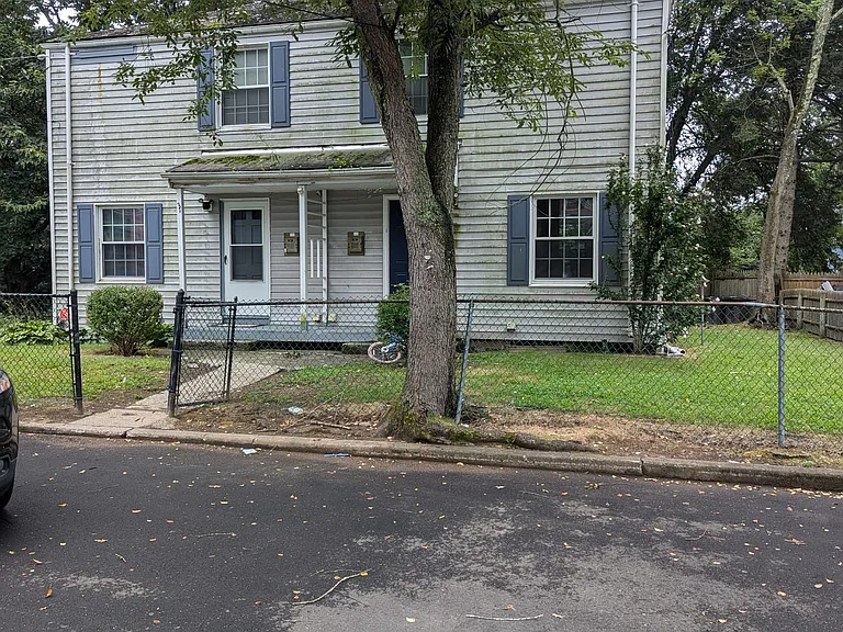 30 Hilltop Rd #2R — Photo 9