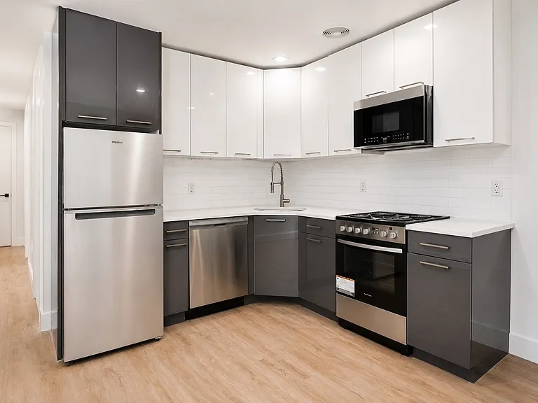 710 De Graw St #1 — Photo 5