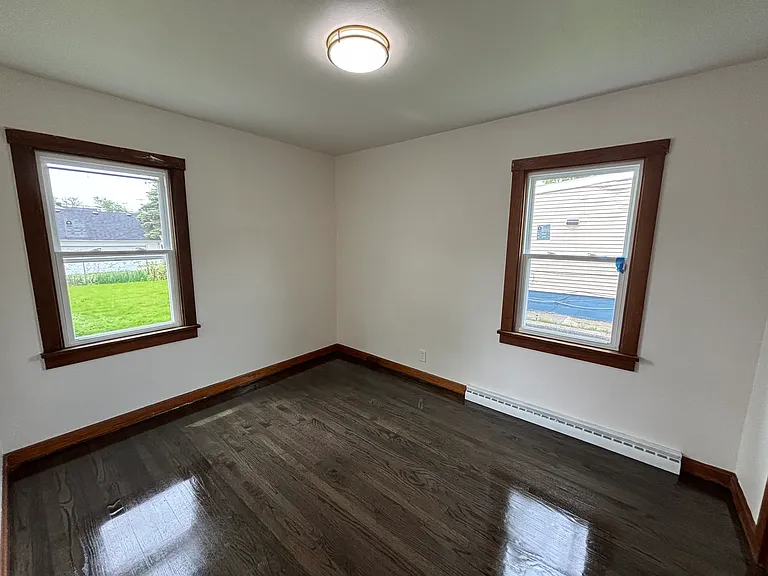 621 W 44th Pl — Photo 17