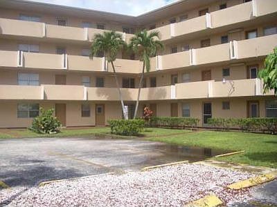 2nd image of 1601 NE 191st St APT 216