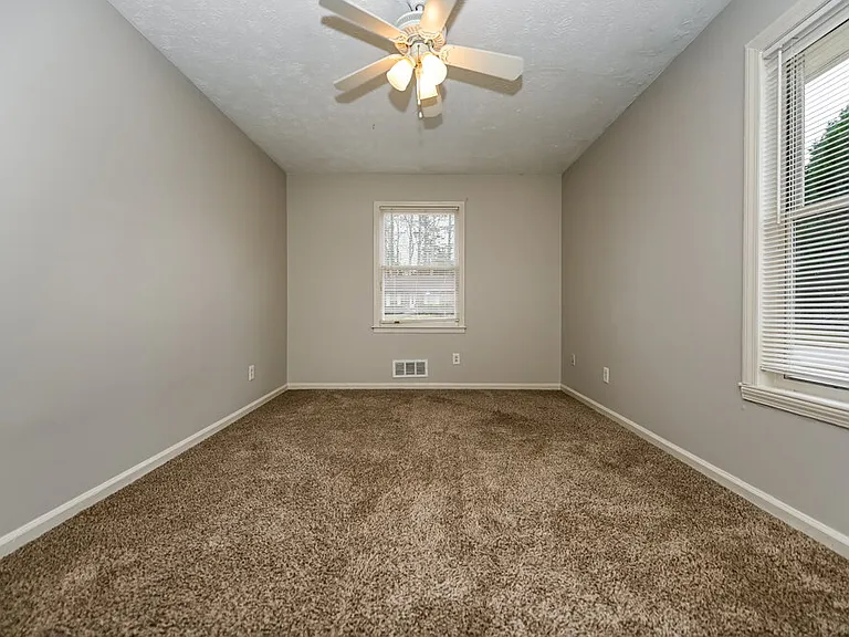 6183 Fieldcrest Dr — Photo 16
