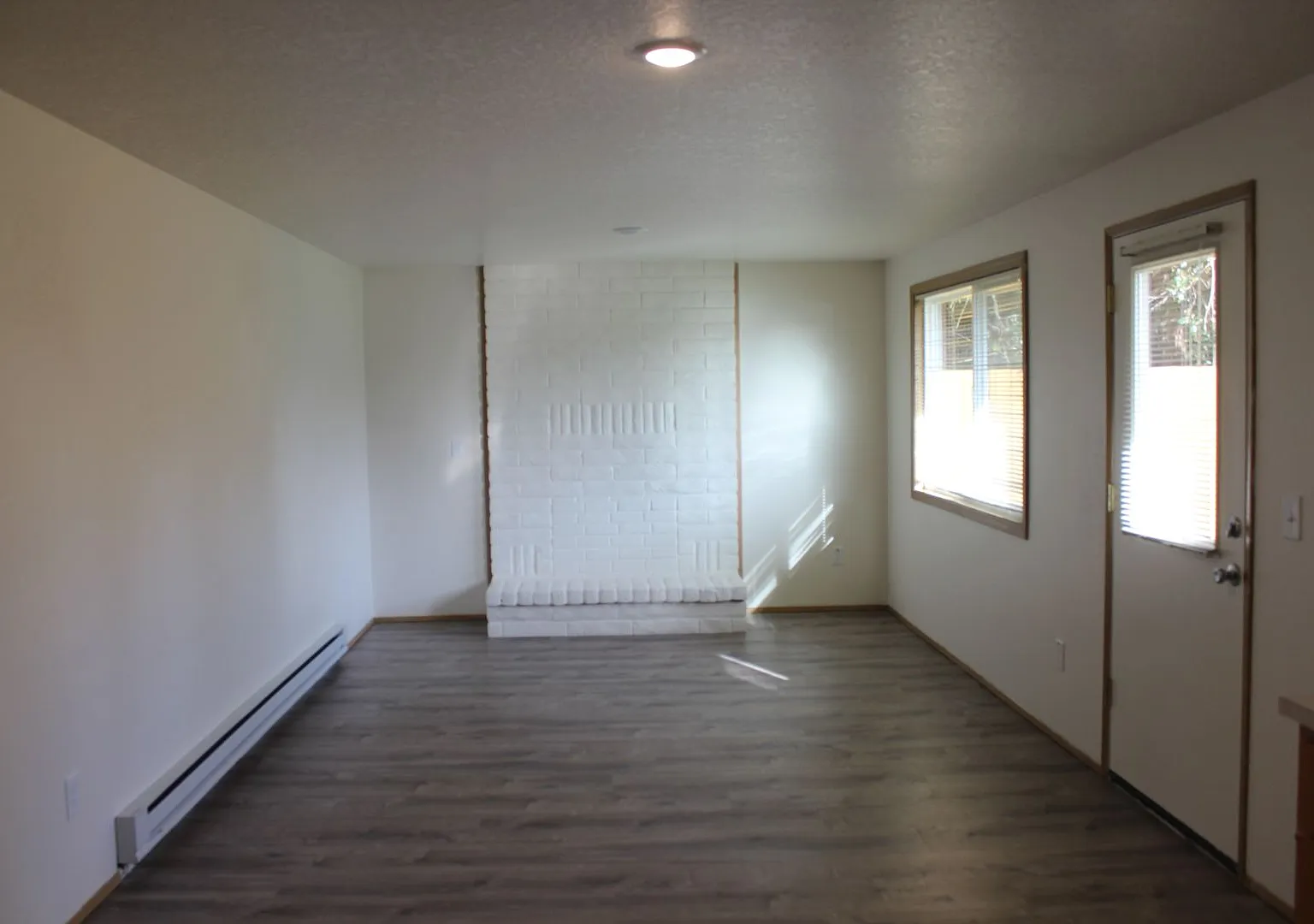 3 bedroom 1 bath home in Hillsboro near Max line — Photo 3