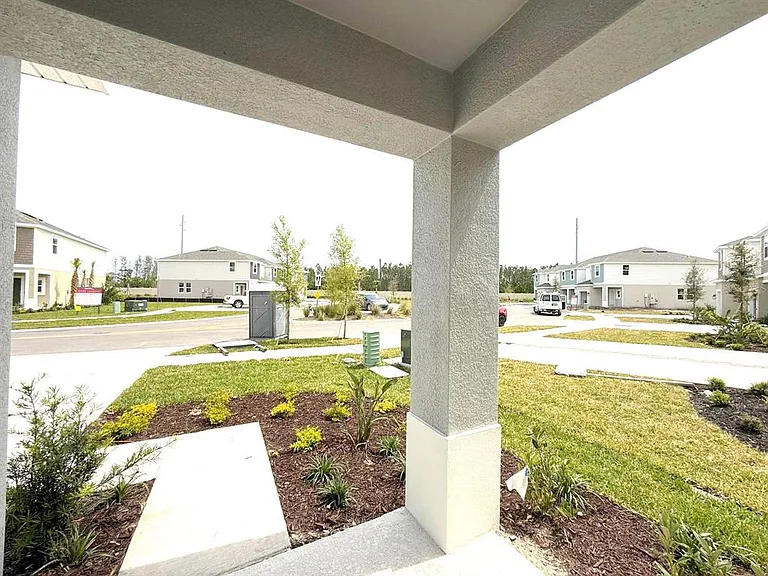 2081 Hallier Cv — Photo 3