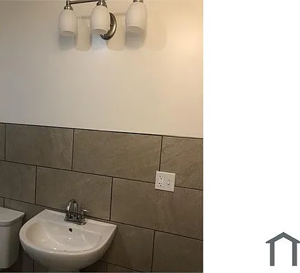 7644 S Cornell Ave — Photo 28