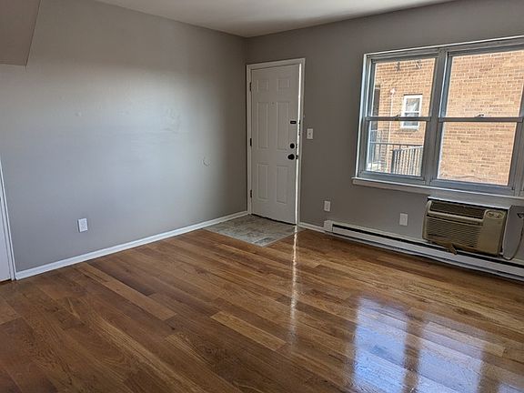 4th image of 257 Essex St APT 8