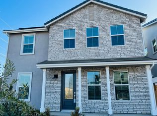 10994 N Blackberry Dr, Fresno, CA 93730