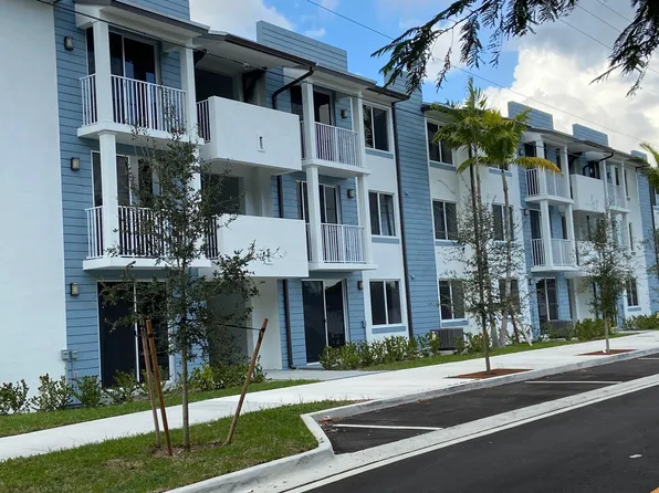 Lanai Landings Apartments