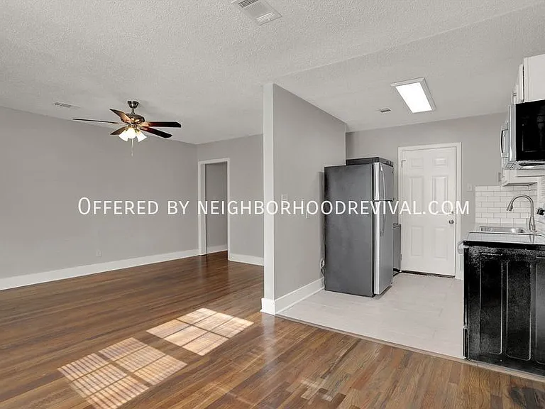 77 N Greer St — Photo 7