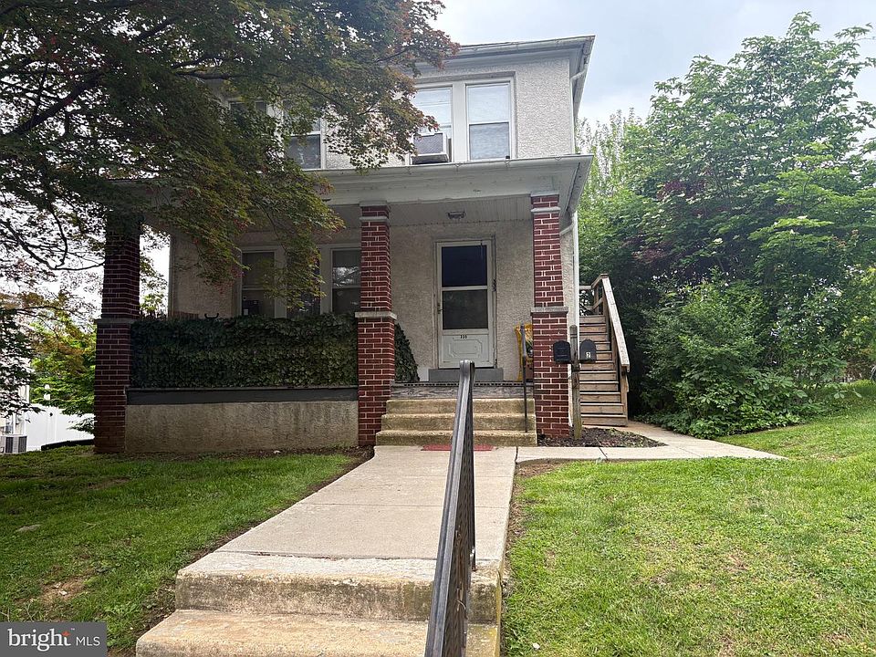 1st image of 335 E 11th Ave