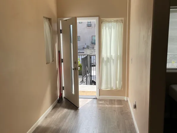 841 S Walker Ave #1208, San Pedro, CA 90731