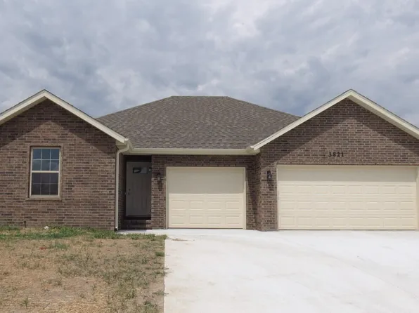 3821 W Riley Street, Bolivar, MO 65613