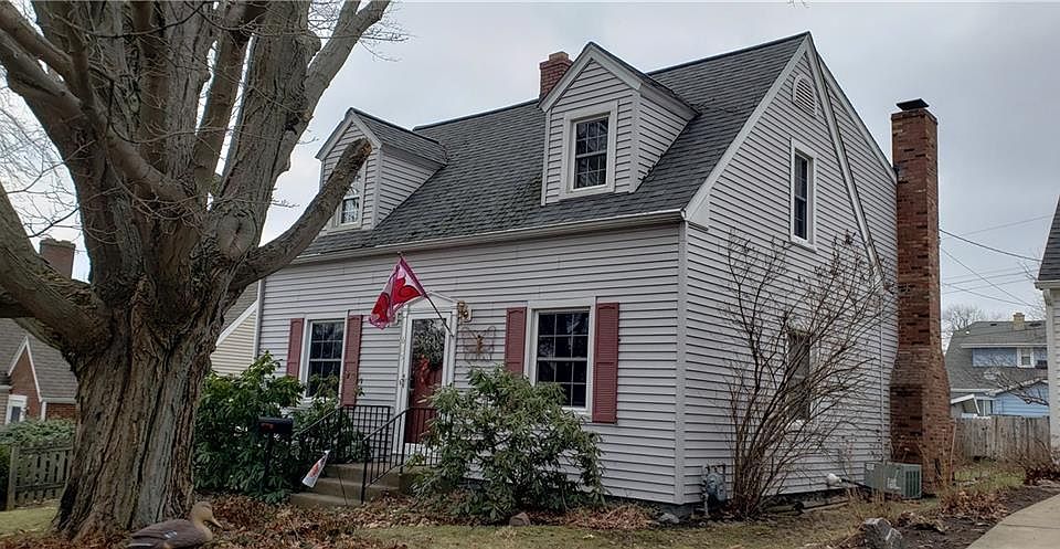 1st image of 645 Oakmont Ave