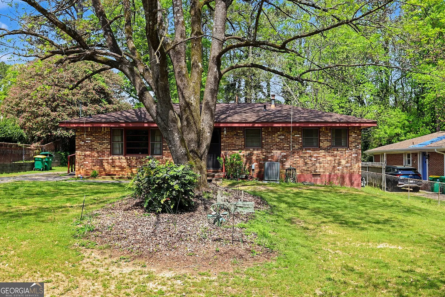 7019 Lakeview Ln photo 1