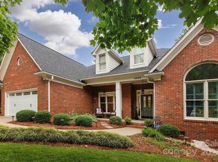 8008 Alba Ct, Charlotte, NC 28269