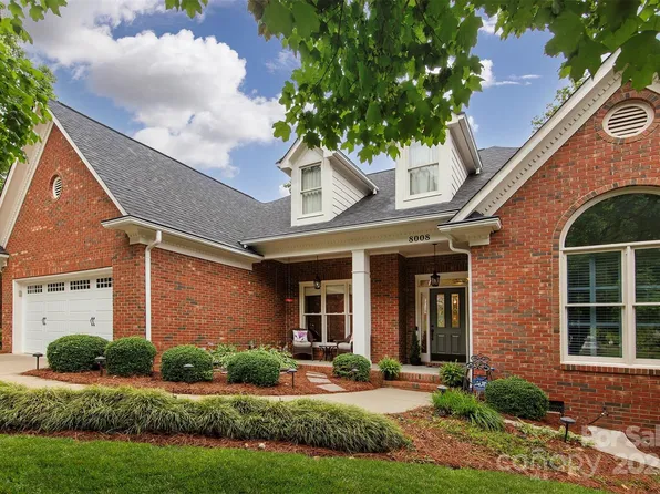 8008 Alba Ct, Charlotte, NC 28269