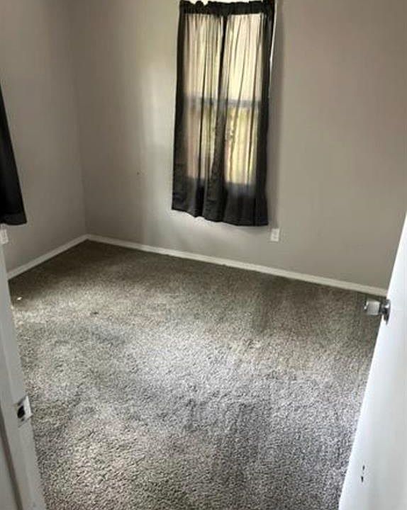 2nd image of 302 W Penny St