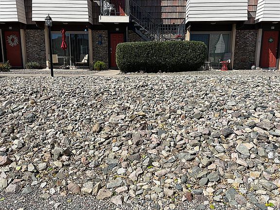 3rd image of 1716 Swanson Ave APT 9-2