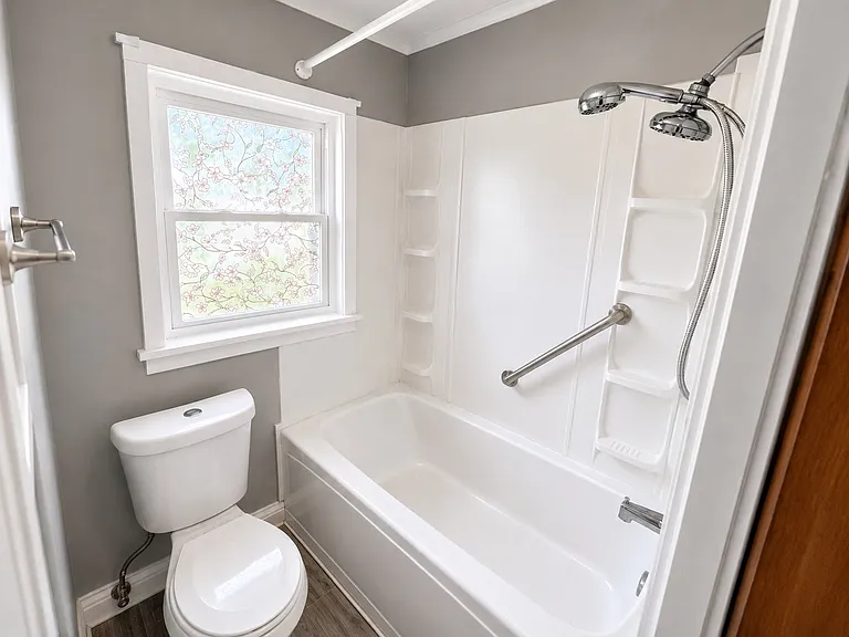 43 1/2 Eleanor Ave — Photo 5