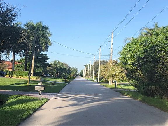 5th image of 11401 NW 21st Ct