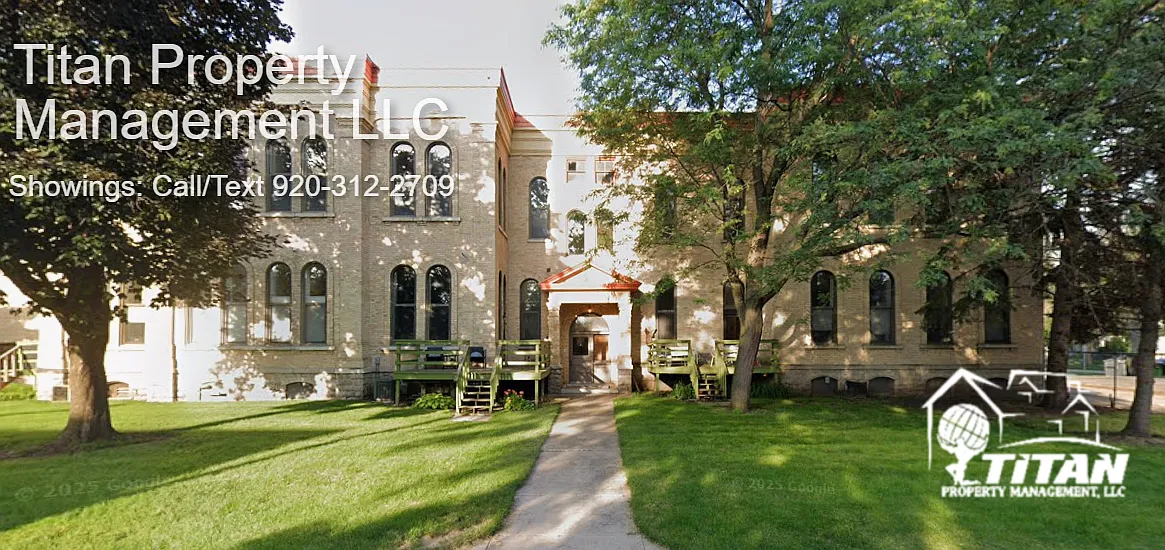 207 East Irving Avenue - 202 — Photo 1