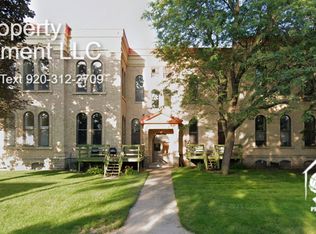 207 E Irving Ave #202, Oshkosh, WI