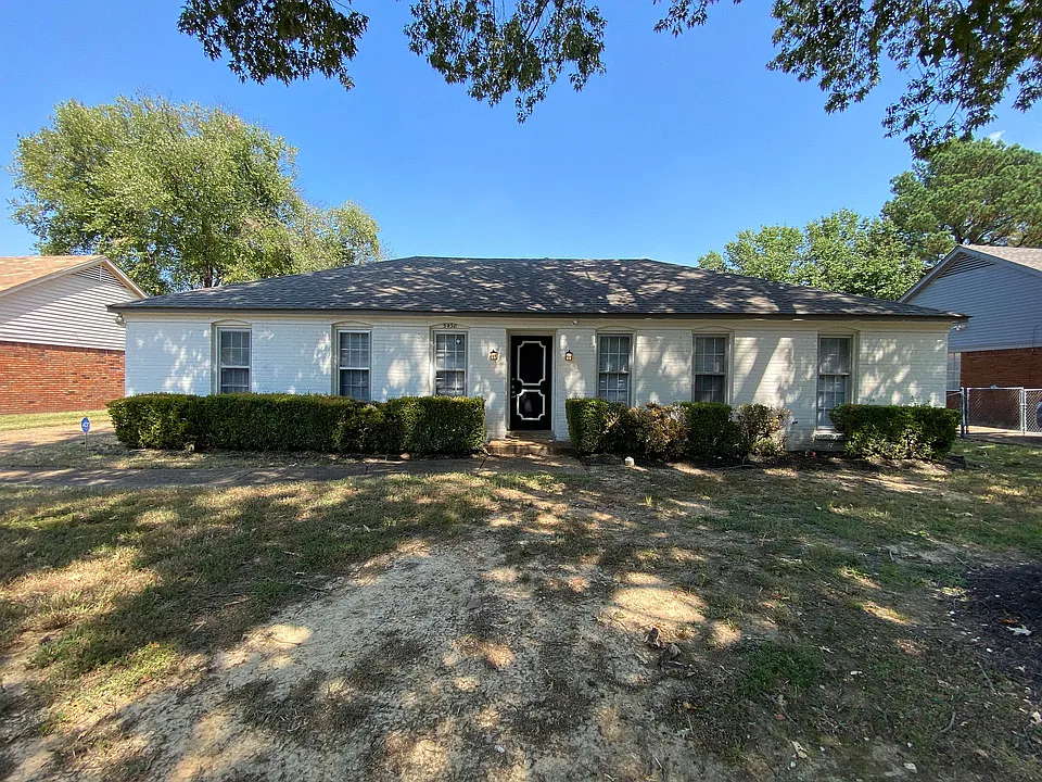 5438 Elmhurst Ave